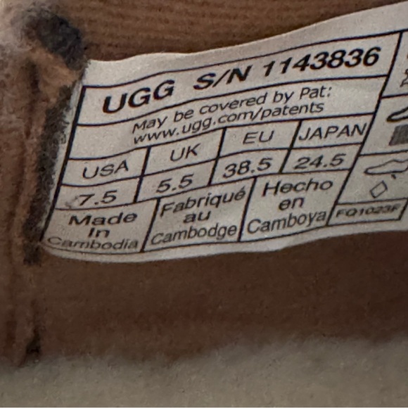 UGG Women’s Lakesider Heritage Lace Waterproof Booties. - Picture 12 of 16